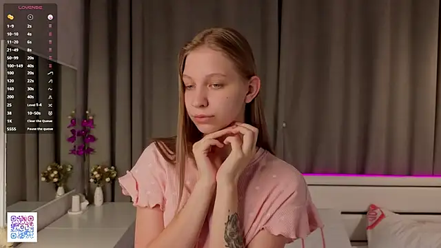 LynneHaviland online show from October 2025 06:38:02 PM