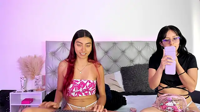 Naughty Couple83 online show from September 2025 02:54:01 PM