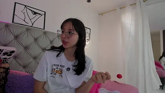 Naughty Couple83 online show from March 2026 07:36:02 PM