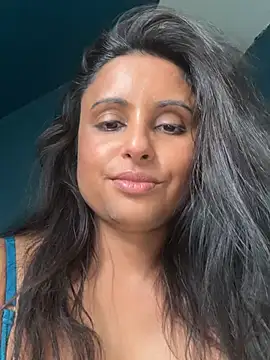 Snapshot of Angelaarayexx chatting on May 2026 08:40:02 AM Angelaarayexx online show from May 2026 08:40:02 AM
