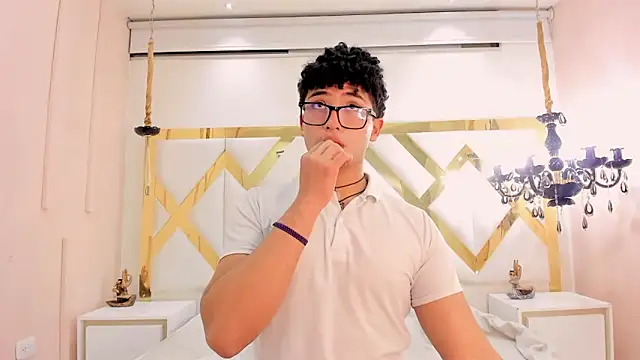 Valentin0 3 online show from October 2025 11:40:01 AM