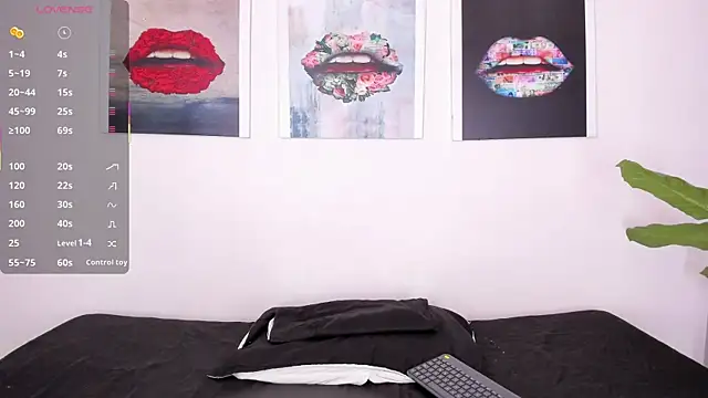 Monika-Ruiz online show from October 2025 06:08:01 PM