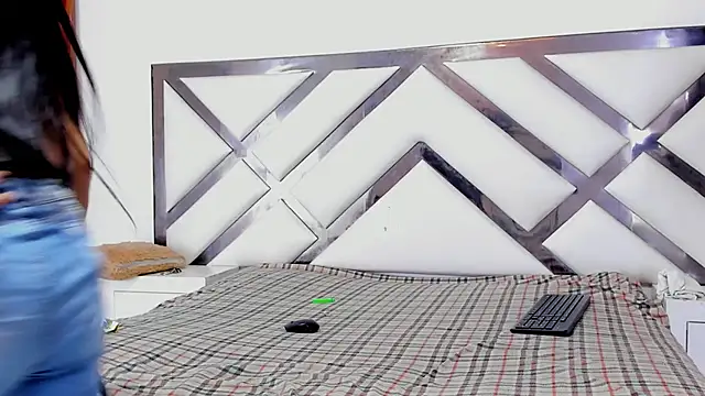 LadyandMaverick online show from December 2025 04:40:01 AM