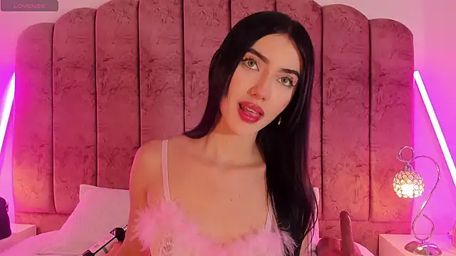 Snapshot of ValeskaZuev1 chatting on October 2025 07:13:01 PM ValeskaZuev1 online show from October 2025 07:13:01 PM