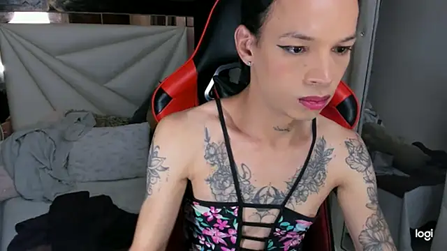 Snapshot of sara_slut21 chatting on December 2024 05:04:02 PM sara slut21 online show from December 2024 05:04:02 PM