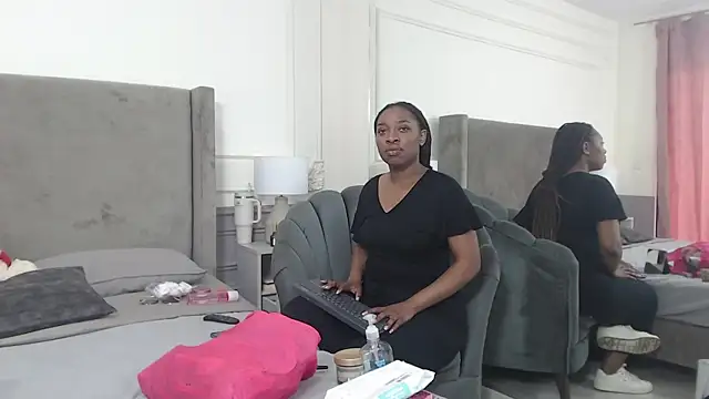 Snapshot of NatashaSilver chatting on October 2025 01:20:01 PM NatashaSilver online show from October 2025 01:20:01 PM