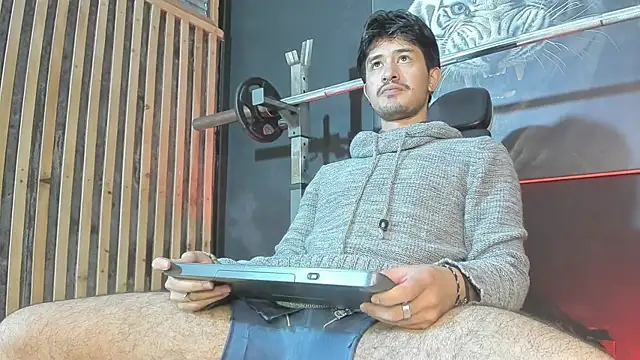 DimitriDeluxe online show from December 2025 07:42:02 PM