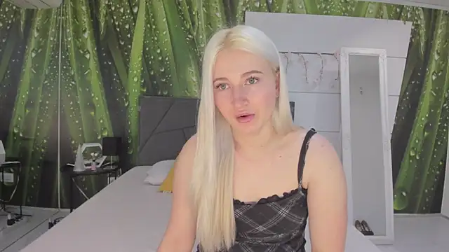 HollyTailors online show from February 2026 06:36:02 AM