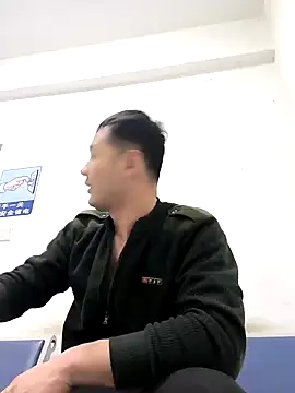 huanhuanaaaaa online show from December 2025 04:03:02 PM