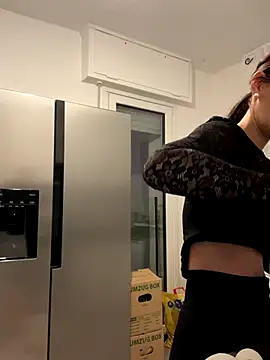 Emilia Mausi online show from November 2025 08:09:01 PM