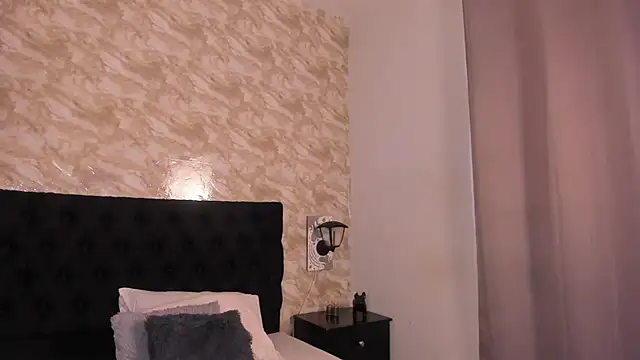 Lucio  Fox online show from October 2025 12:06:01 PM