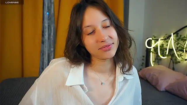 Snapshot of BeckyBurgh chatting on October 2025 06:20:01 PM BeckyBurgh online show from October 2025 06:20:01 PM