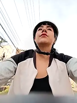 CAROLINE  07 online show from April 2026 12:42:01 PM