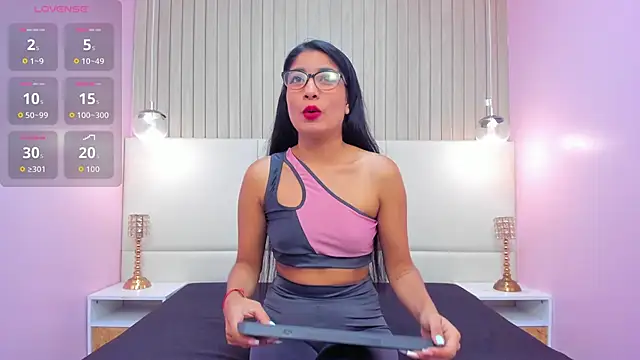 MelanyWayne  online show from February 2026 06:46:01 PM