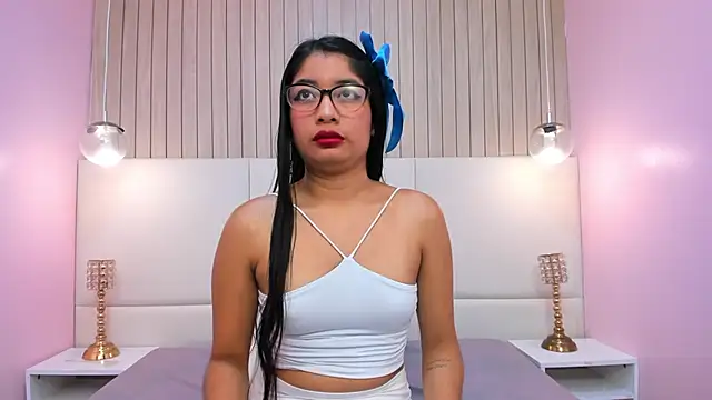 Snapshot of MelanyWayne_ chatting on April 2026 05:30:01 PM MelanyWayne online show from April 2026 05:30:01 PM