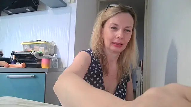 Snapshot of Sweetmurrr chatting on June 2026 02:35:01 AM Sweetmurrr online show from June 2026 02:35:01 AM