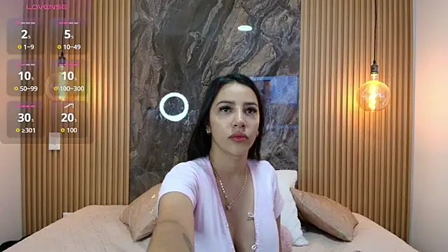 Snapshot of Alana-Jones chatting on September 2025 11:21:01 AM Alana-Jones online show from September 2025 11:21:01 AM