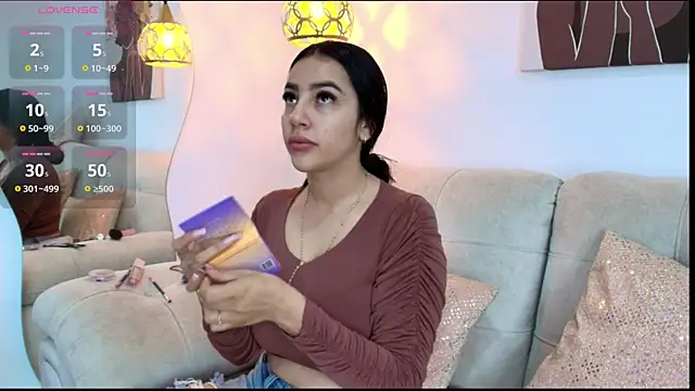 Snapshot of Alana-Jones chatting on October 2025 02:47:02 PM Alana-Jones online show from October 2025 02:47:02 PM