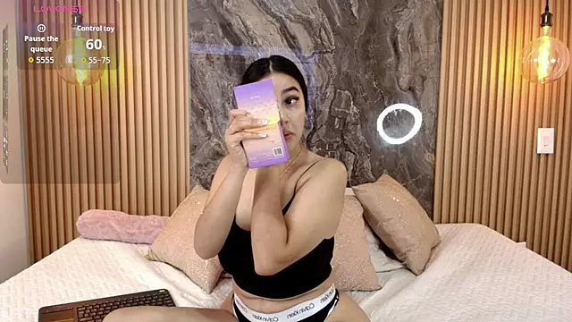 Snapshot of Alana-Jones chatting on October 2025 01:25:01 PM Alana-Jones online show from October 2025 01:25:01 PM