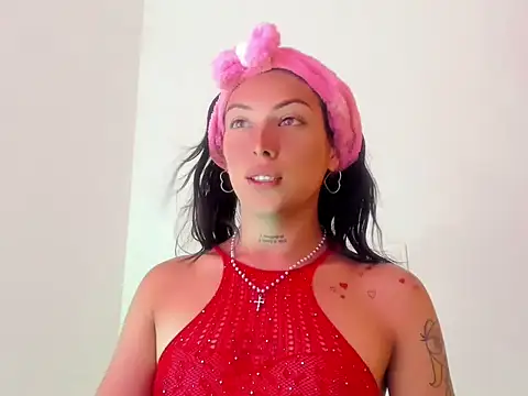 Snapshot of Megan_Gil_ chatting on September 2025 09:25:02 PM Megan Gil online show from September 2025 09:25:02 PM