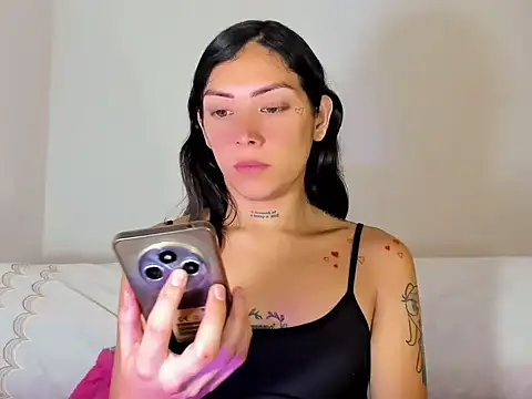 Snapshot of Megan_Gil_ chatting on October 2025 01:00:02 PM Megan Gil online show from October 2025 01:00:02 PM