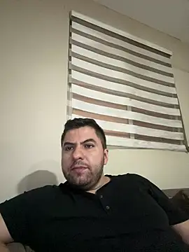 Snapshot of raulgzz4 chatting on March 2026 05:51:01 AM raulgzz4 online show from March 2026 05:51:01 AM