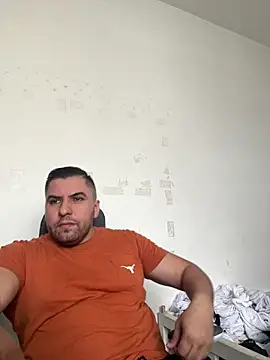 Snapshot of raulgzz4 chatting on April 2026 07:22:01 PM raulgzz4 online show from April 2026 07:22:01 PM