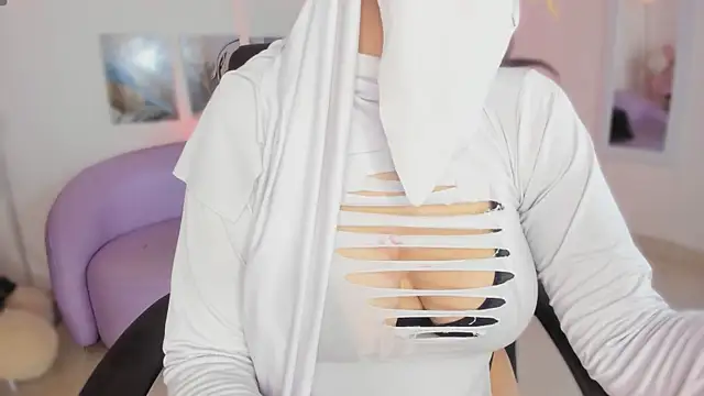Snapshot of salma_isawwii chatting on April 2026 03:28:02 PM salma isawwii online show from April 2026 03:28:02 PM