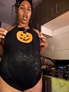 IVONNE COLLINS33 online show from October 2025 03:19:01 AM