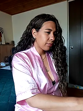 IVONNE COLLINS33 online show from November 2025 03:59:01 PM