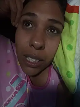 IVONNE COLLINS33 online show from April 2026 03:24:01 AM