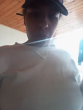 IVONNE COLLINS33 online show from April 2026 01:17:02 PM