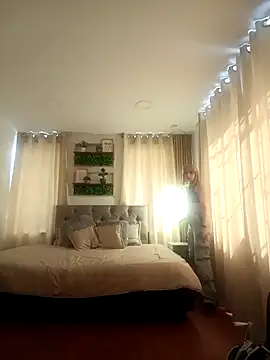 zohet kriss online show from October 2025 02:37:02 PM