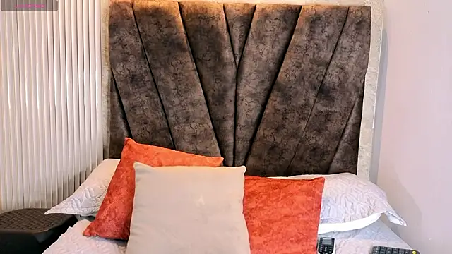 Snapshot of Miagomezx chatting on February 2026 09:02:01 PM Miagomezx online show from February 2026 09:02:01 PM