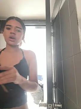 Snapshot of Miagomezx chatting on February 2026 04:29:01 PM Miagomezx online show from February 2026 04:29:01 PM