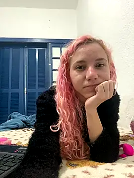 Snapshot of Bruna551 chatting on September 2025 04:34:02 AM Bruna551 online show from September 2025 04:34:02 AM