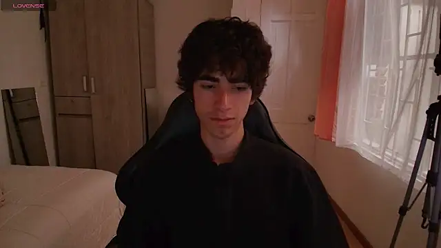 Nude Boy18 online show from September 2025 09:50:01 PM