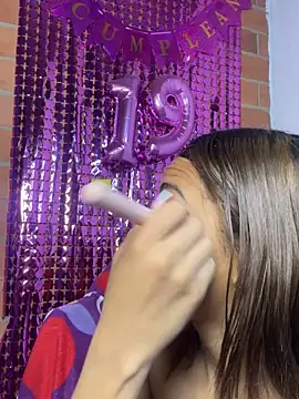 yumi hanna online show from September 2025 07:57:02 PM