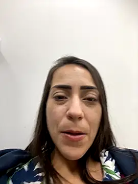 lucioliveira online show from September 2025 02:01:02 AM