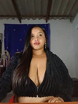 Snapshot of Liz__stone chatting on June 2026 12:17:01 AM Liz stone online show from June 2026 12:17:01 AM
