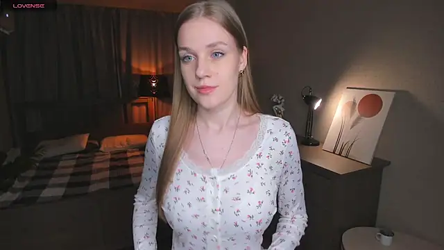 OdellaFrake online show from November 2025 07:13:02 PM