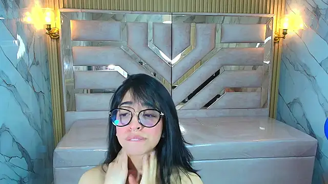 zoe r  online show from October 2025 03:16:01 AM