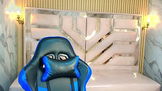 zoe r  online show from October 2025 03:18:01 AM