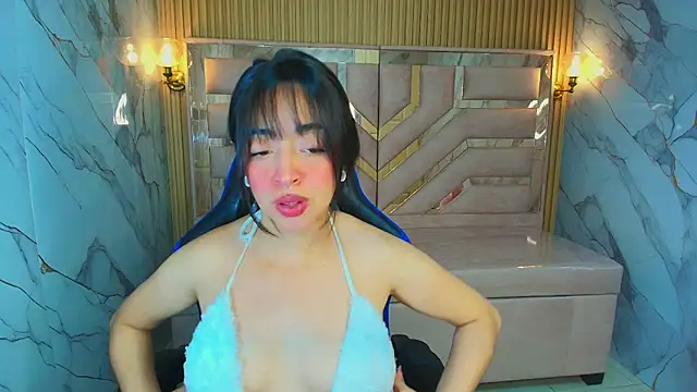 zoe r  online show from December 2025 03:13:01 AM