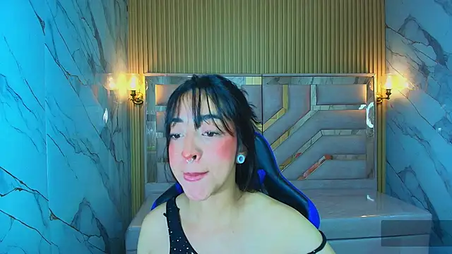 zoe r  online show from December 2025 03:13:02 AM