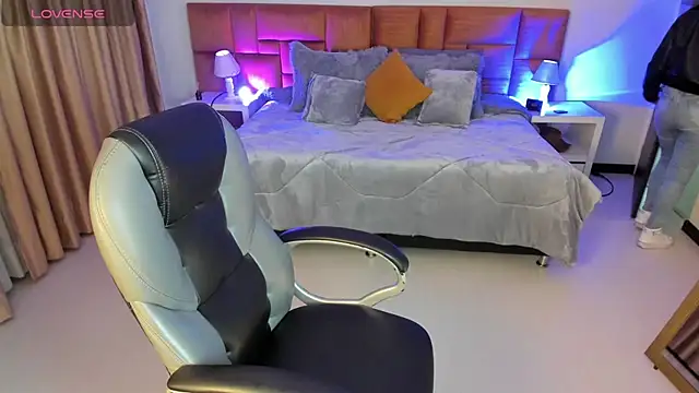 Catti Brie online show from September 2025 11:32:02 AM