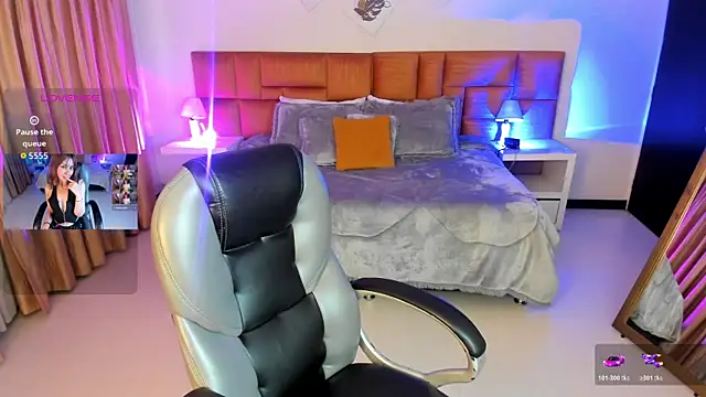 Catti Brie online show from November 2025 11:40:02 AM