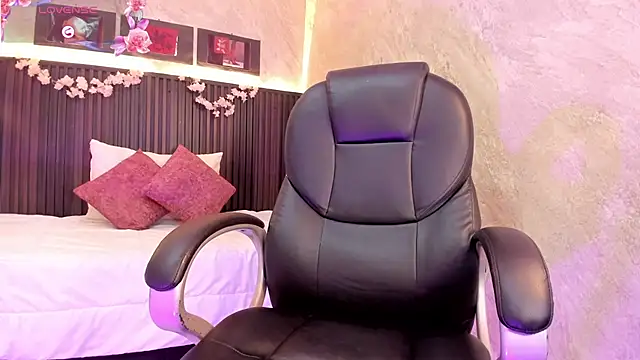 dark  nymph online show from October 2025 12:26:01 PM