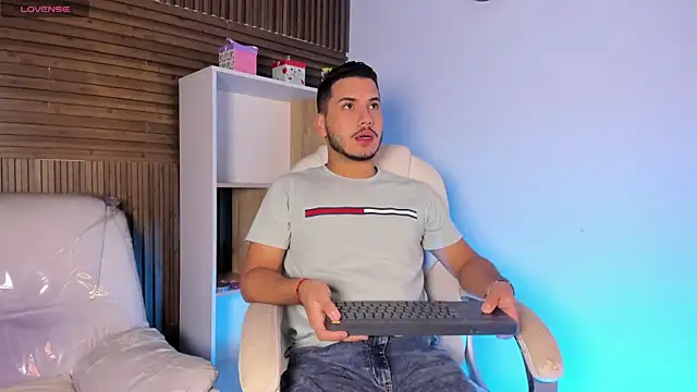 Axel grey  online show from October 2025 12:22:02 PM