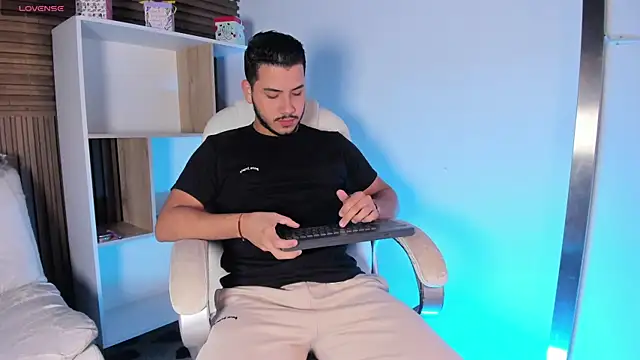 Axel grey  online show from October 2025 11:53:02 AM